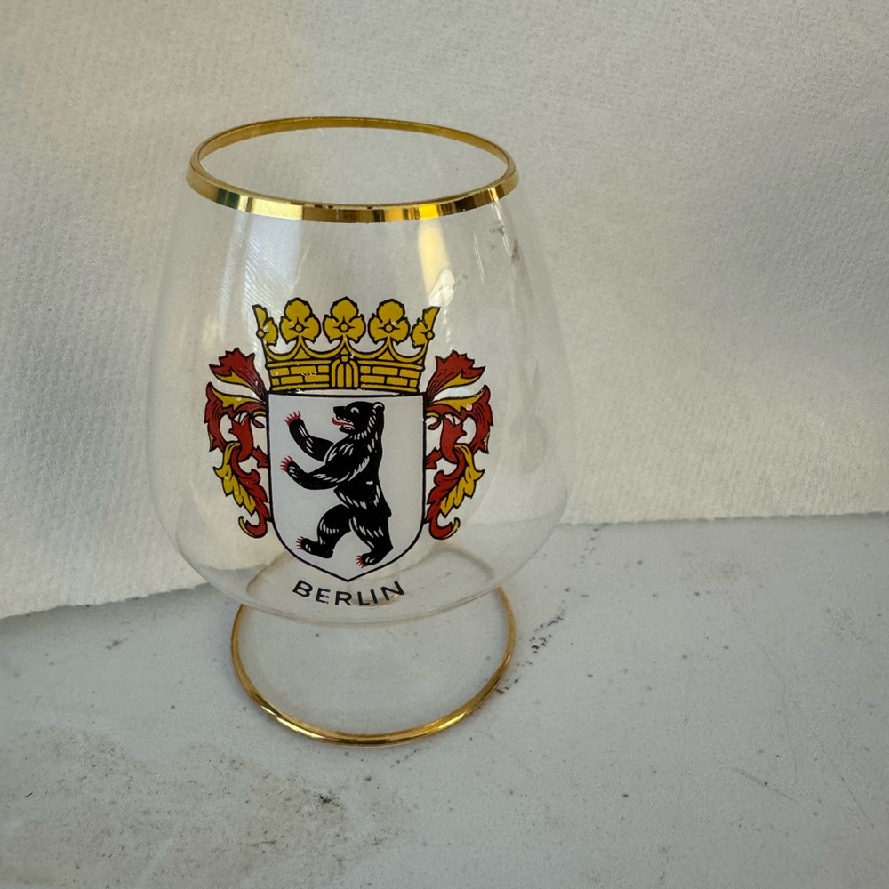 Source Unknown Gold-Trimmed Berlin Glass